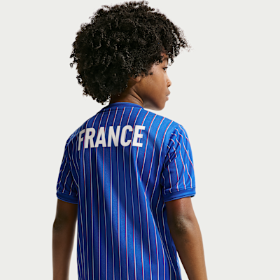 France x Jacquemus Big Kids' Short-Sleeve Soccer Top. Nike.com